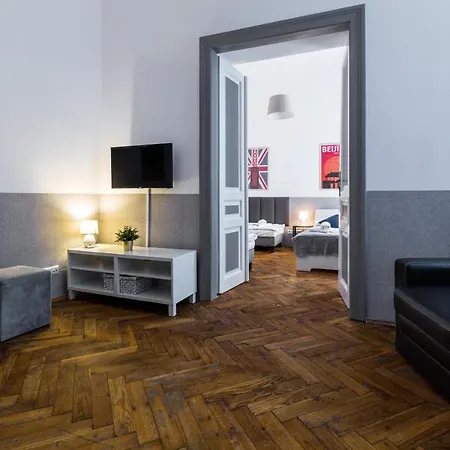 Wawel Cracow Old - Friendhouse * Krakow